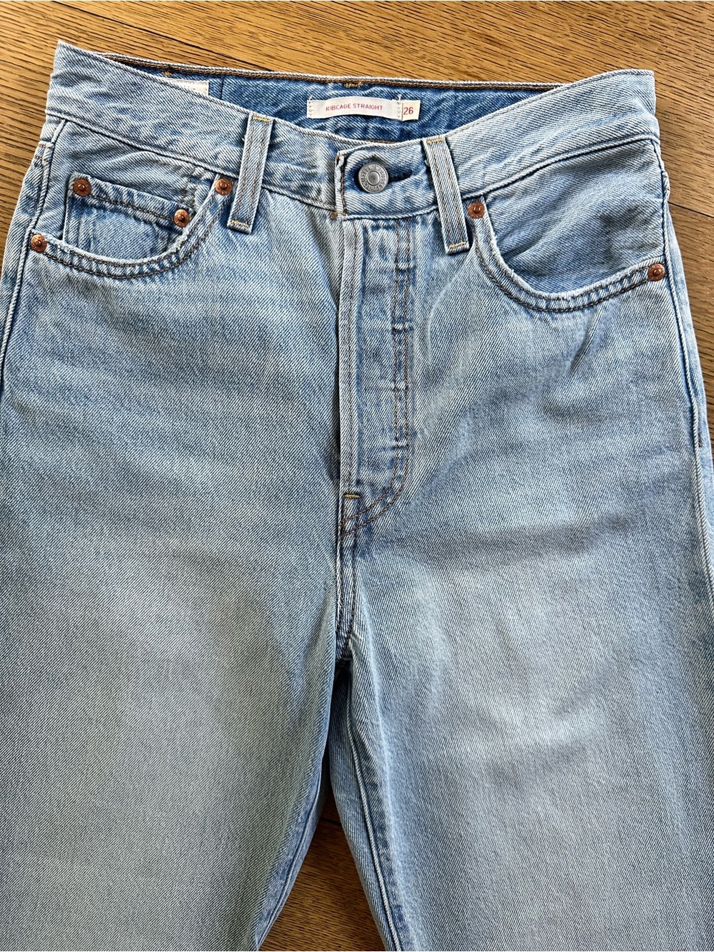 Levi’s Ribcage Straight Jeans in Middle Road Size 26 - Picture 8 of 15